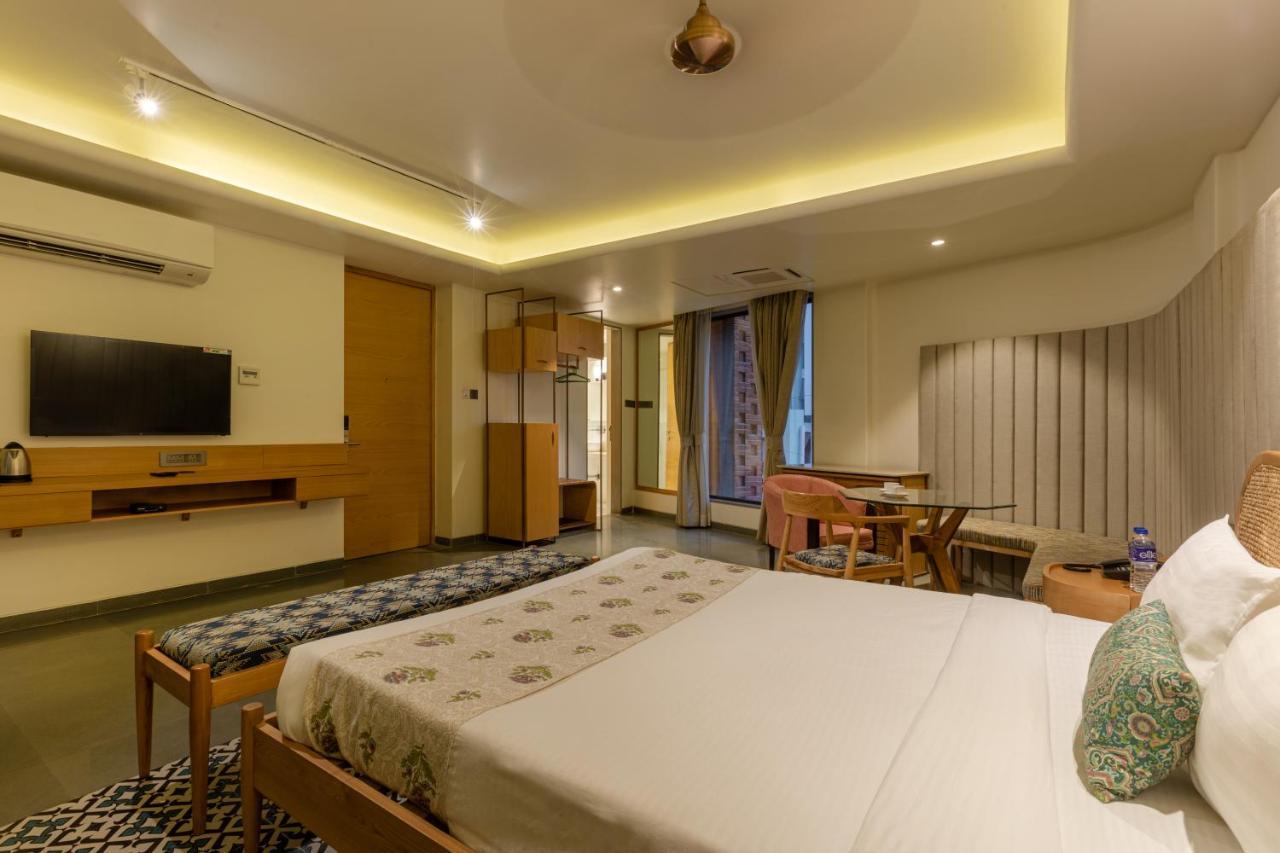 Indus Suites Nagpur Esterno foto