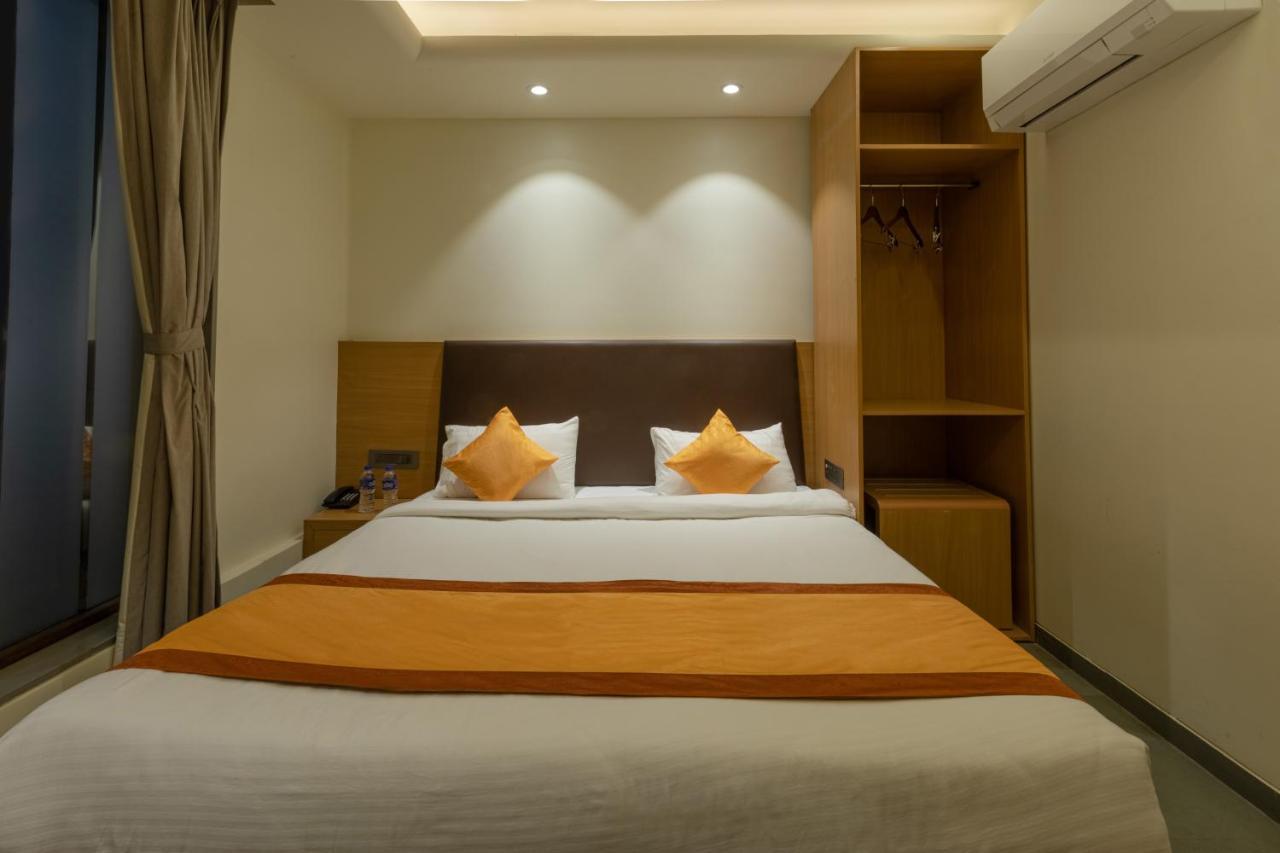 Indus Suites Nagpur Esterno foto